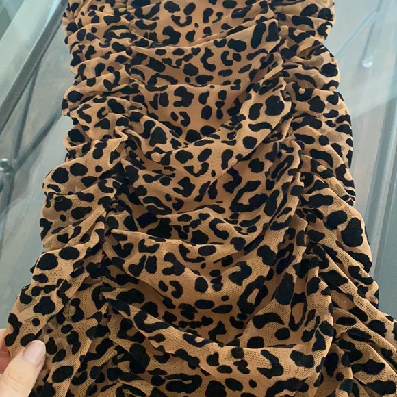 rouged leopard tight midi dress - Picture 8 of 10